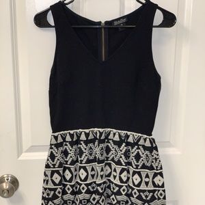 Lucky Brand patterned short sleeved dress sz XS